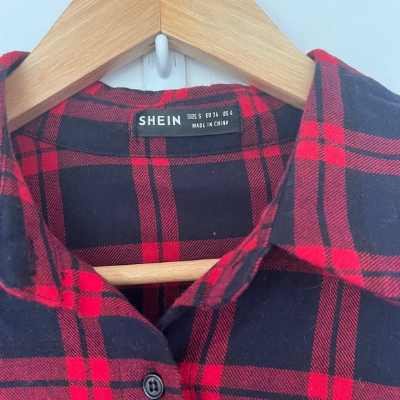 Red and black Plaid crop button down - Picture 3 of 6